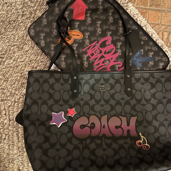 NWT! Coach 4 piece Graffiti tote set FIRM - Picture 3 of 11